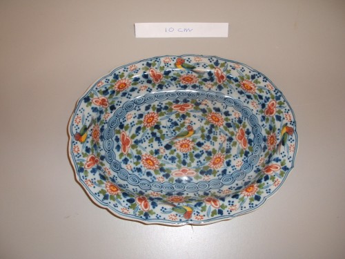 Ovaal schaaltje met floraal-ornamentaal decor