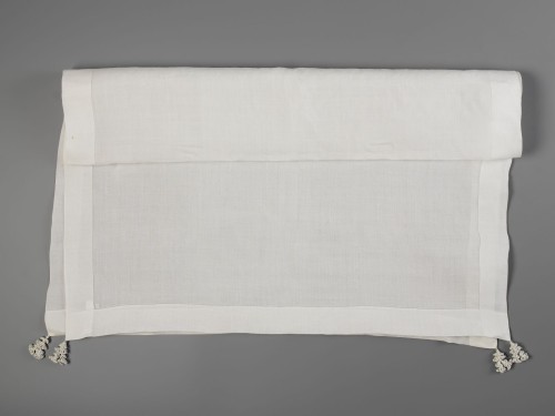Zakdoek van wit linnen batist met de initialen MA