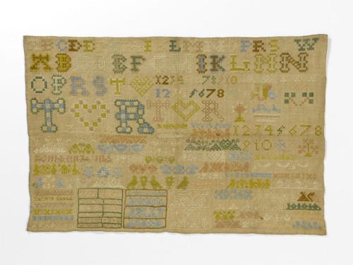 Lettermerklap met snee-en witwerk, gemerkt TR 1710