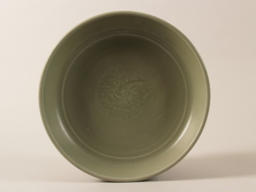 Schaal met decor van bloem, celadon