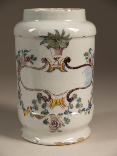 Apothekerspot met polychroom decor van cartouche