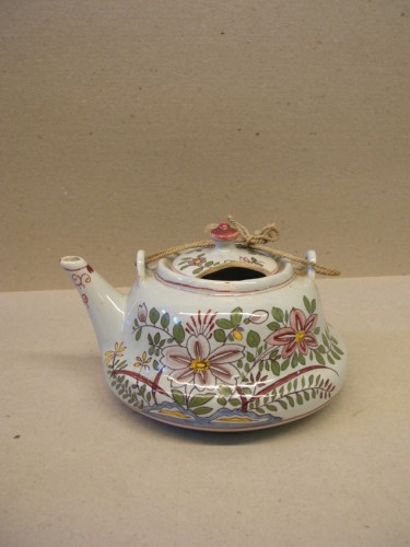 Theepot met chinoiserie decor