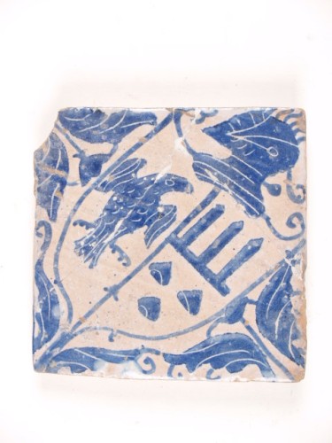 Tegel met een blauwwit heraldisch decor