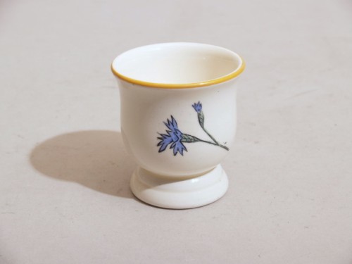 Ontbijtservies met polychroom decor, decor de familie kakelbont