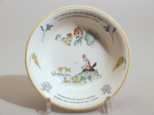 Ontbijtservies met polychroom decor, decor de familie kakelbont
