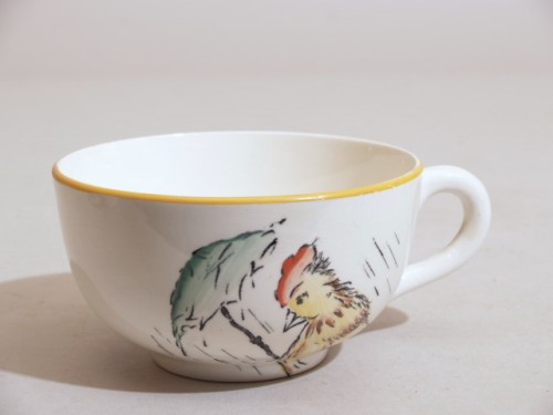 Ontbijtservies met polychroom decor, decor de familie kakelbont