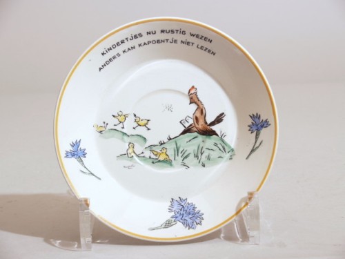 Ontbijtservies met polychroom decor, decor de familie kakelbont