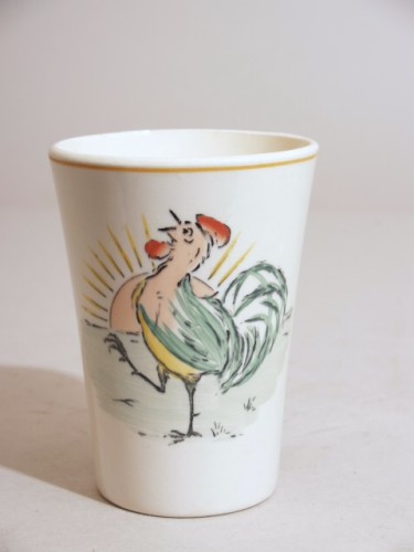 Beker met polychroom decor, decor de familie kakelbont, deel van ontbijtservies