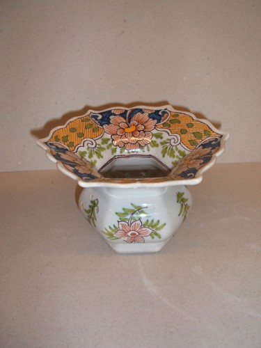 Kwispedoor met ornamentaal-floraal decor