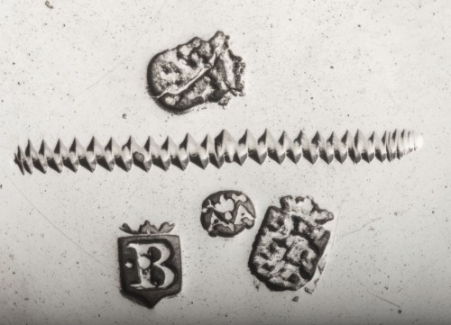Zilveren papkom of kandeelkom met deksel