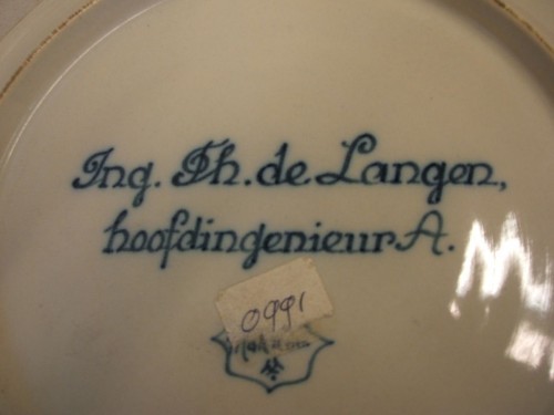 Bord voor het 25-jarig dienstjubileum van Th. de Langen bij het Provinciaal Elektriciteitsbedrijf in Friesland