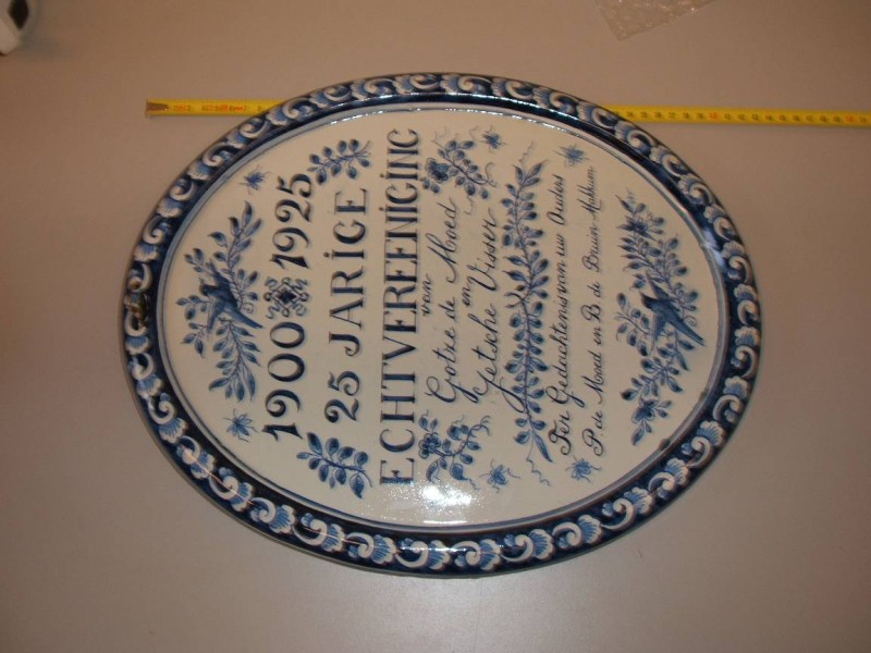 Plaat, ovaal, staand, blauw, met opschrift