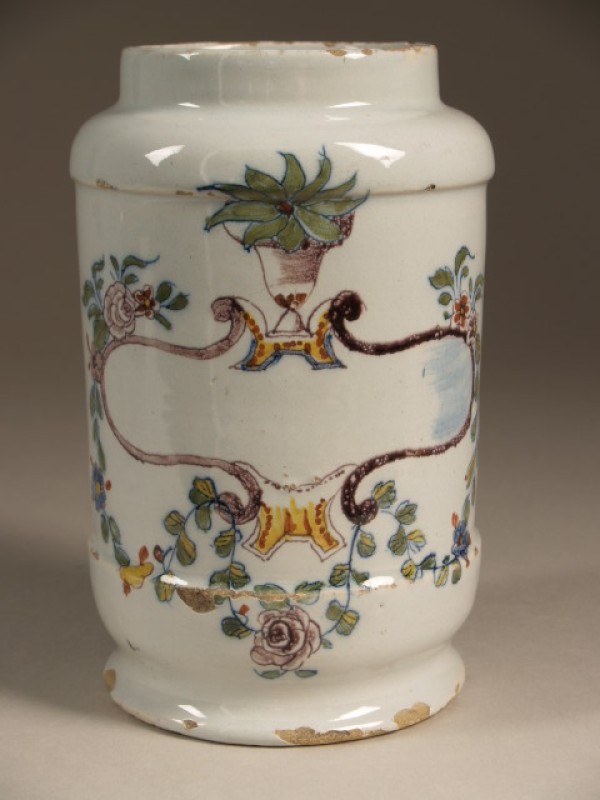 Apothekerspot met polychroom decor van cartouche