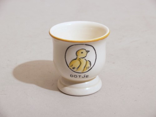 Ontbijtservies met polychroom decor, decor de familie kakelbont