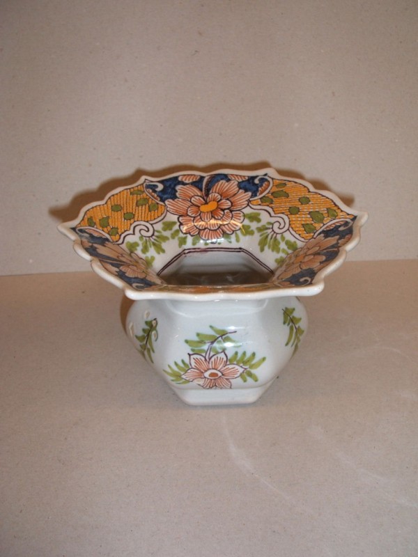 Kwispedoor met ornamentaal-floraal decor