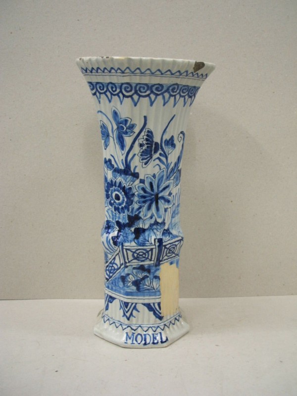 Vaas met chinoiserie decor