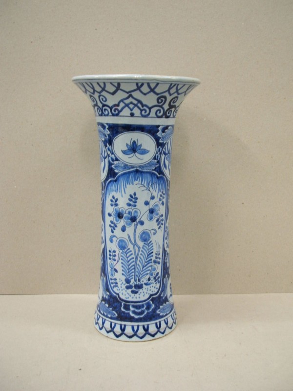 Pot met chinoiserie decor