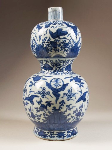 Kalebasfles met blauwwit decor van kraanvogels en karakters