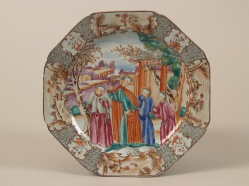 Bord met decor van figuren in landschap, mandarijnporselein