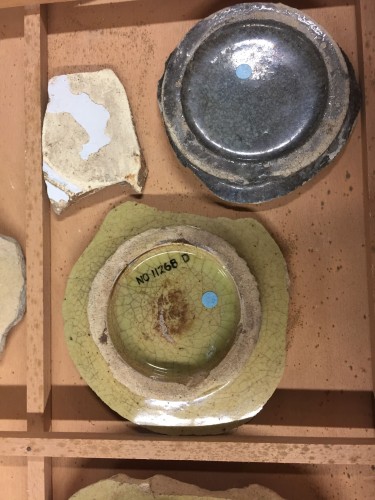 4 schotelfragmenten
