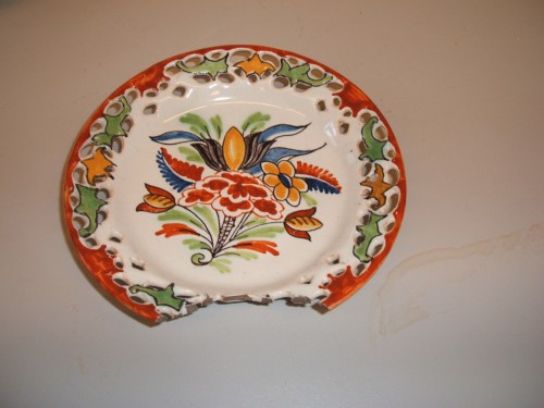 Bordje met ajour rand en floraal decor