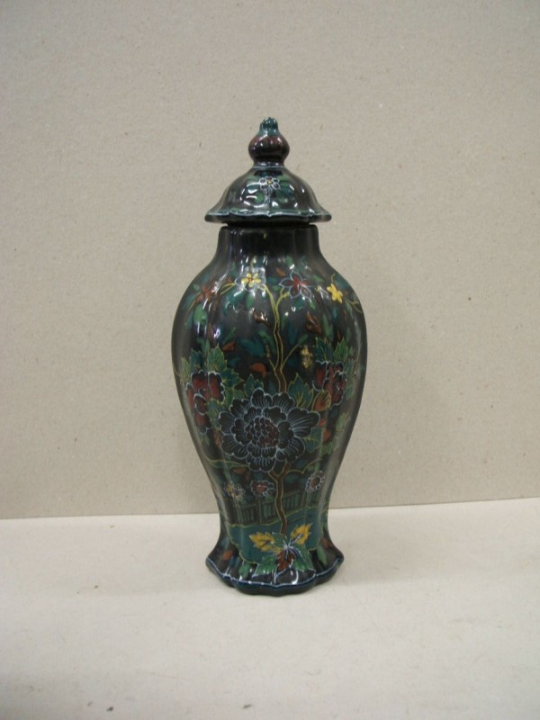 Pot met chinoiserie decor