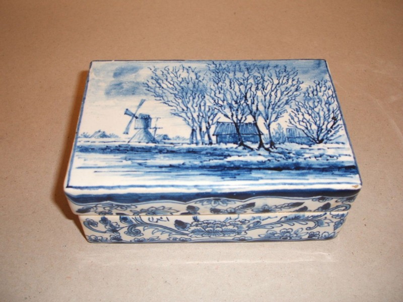 Doos met landschapsdecor