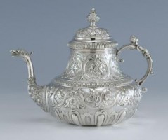 Zilveren theepot uit Franeker aangekocht